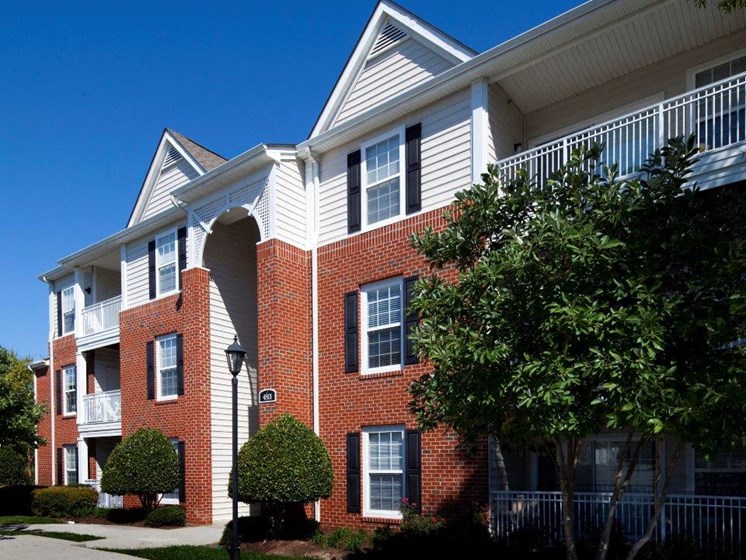 Exterior View Of Property at Abberly Twin Hickory Apartment Homes by HHHunt, Glen Allen, 23059